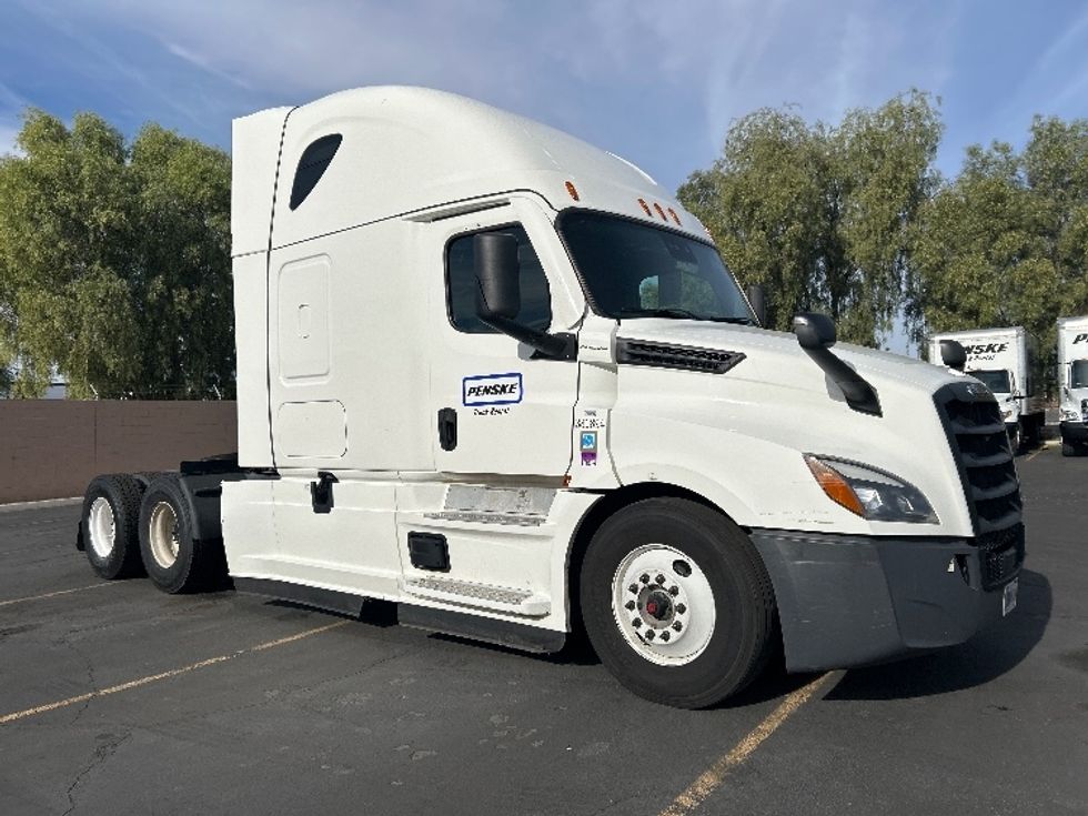 Sleeper Tractor-Heavy Duty Tractors-Freightliner-2021-T12664ST-Las Vegas-NV-539,534\n\t\tmiles-$ 66,000 - Image 1