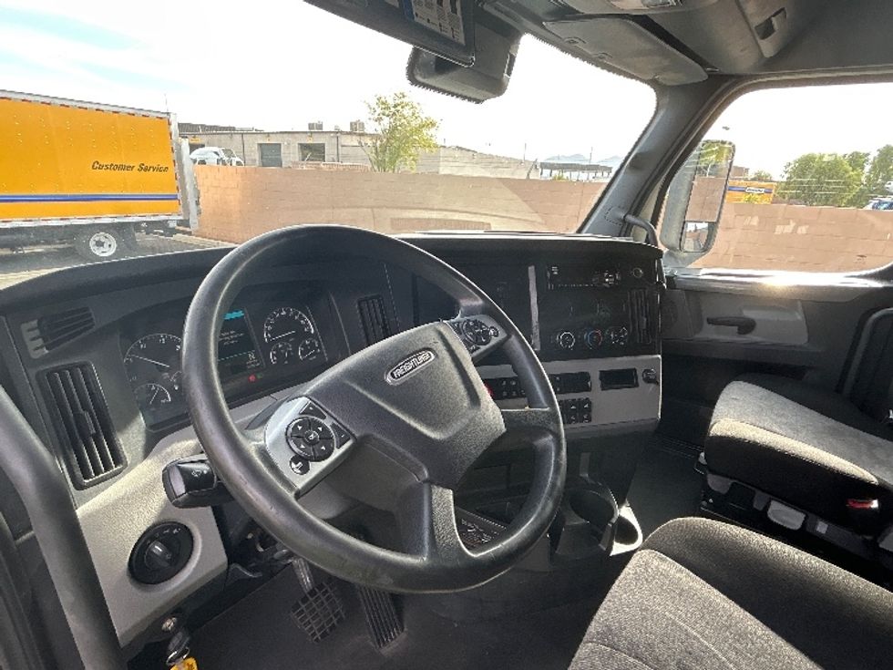 Sleeper Tractor-Heavy Duty Tractors-Freightliner-2021-T12664ST-Las Vegas-NV-539,534\n\t\tmiles-$ 66,000 - Image 10