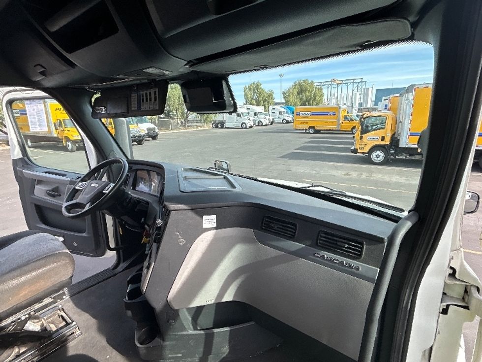 Sleeper Tractor-Heavy Duty Tractors-Freightliner-2021-T12664ST-Las Vegas-NV-539,534\n\t\tmiles-$ 66,000 - Image 14