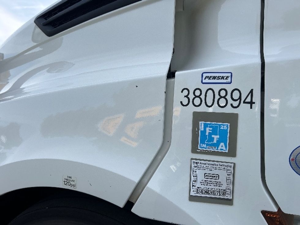 Sleeper Tractor-Heavy Duty Tractors-Freightliner-2021-T12664ST-Las Vegas-NV-539,534\n\t\tmiles-$ 66,000 - Image 22