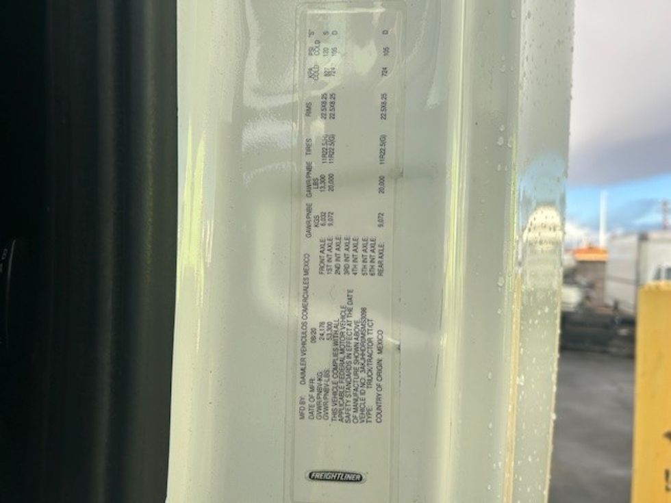 Sleeper Tractor-Heavy Duty Tractors-Freightliner-2021-T12664ST-Las Vegas-NV-539,534\n\t\tmiles-$ 66,000 - Image 27