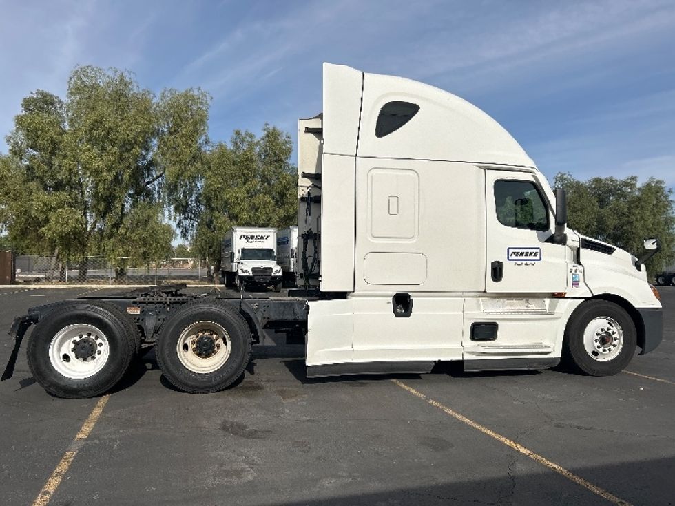 Sleeper Tractor-Heavy Duty Tractors-Freightliner-2021-T12664ST-Las Vegas-NV-539,534\n\t\tmiles-$ 66,000 - Image 8