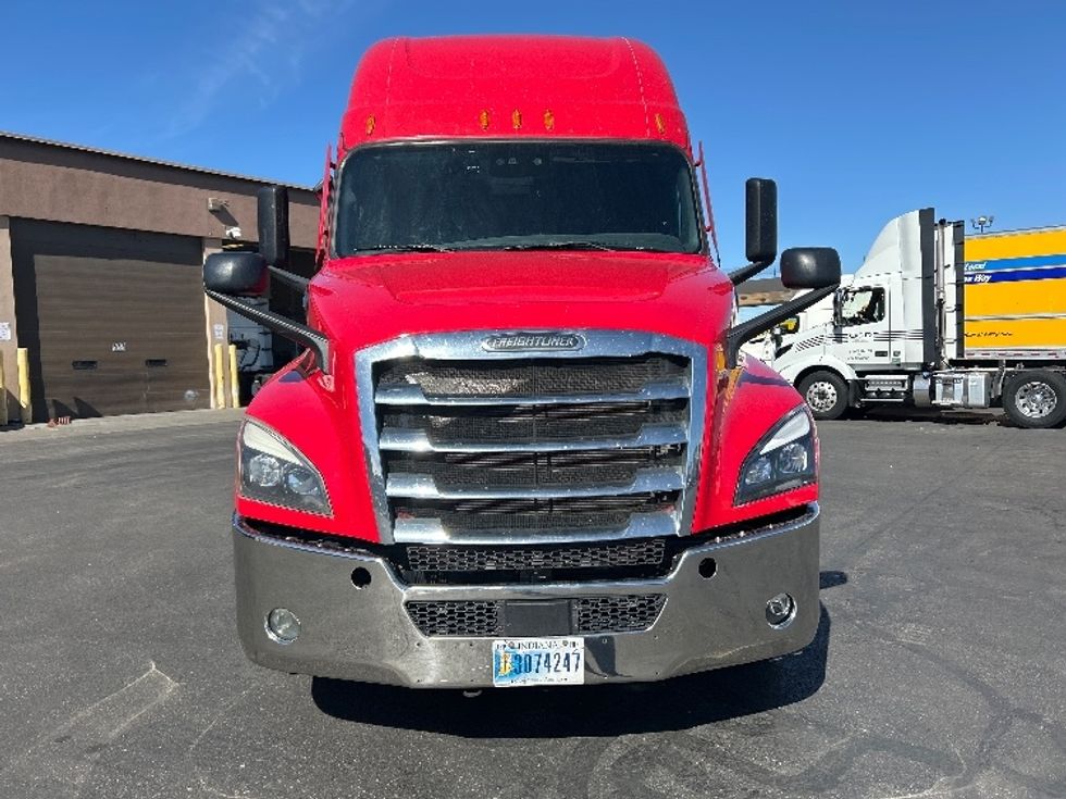 Sleeper Tractor-Heavy Duty Tractors-Freightliner-2021-T12664ST-Las Vegas-NV-612,301\n\t\tmiles-$ 56,250 - Image 2