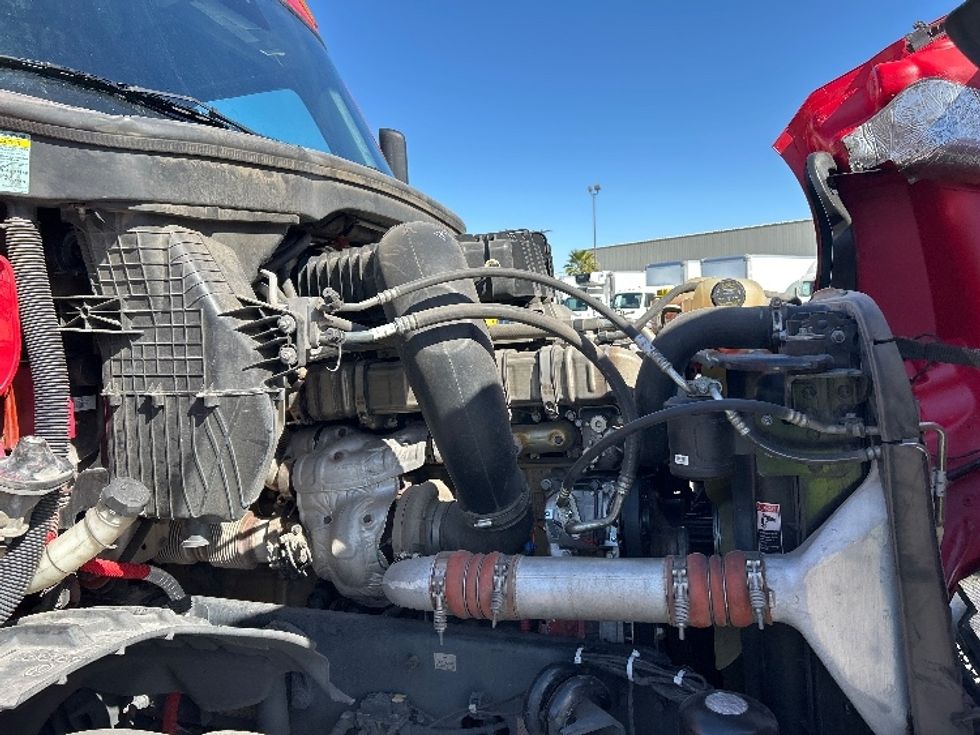 Sleeper Tractor-Heavy Duty Tractors-Freightliner-2021-T12664ST-Las Vegas-NV-612,301\n\t\tmiles-$ 56,250 - Image 20