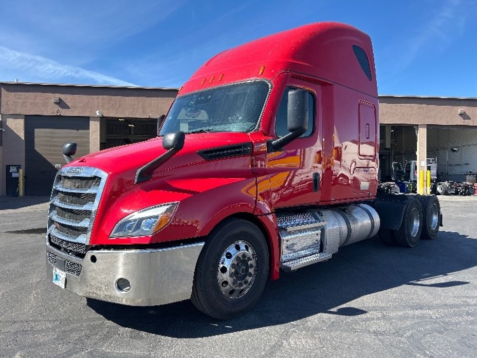 Sleeper Tractor-Heavy Duty Tractors-Freightliner-2021-T12664ST-Las Vegas-NV-612,301\n\t\tmiles-$ 56,250 - Image 3