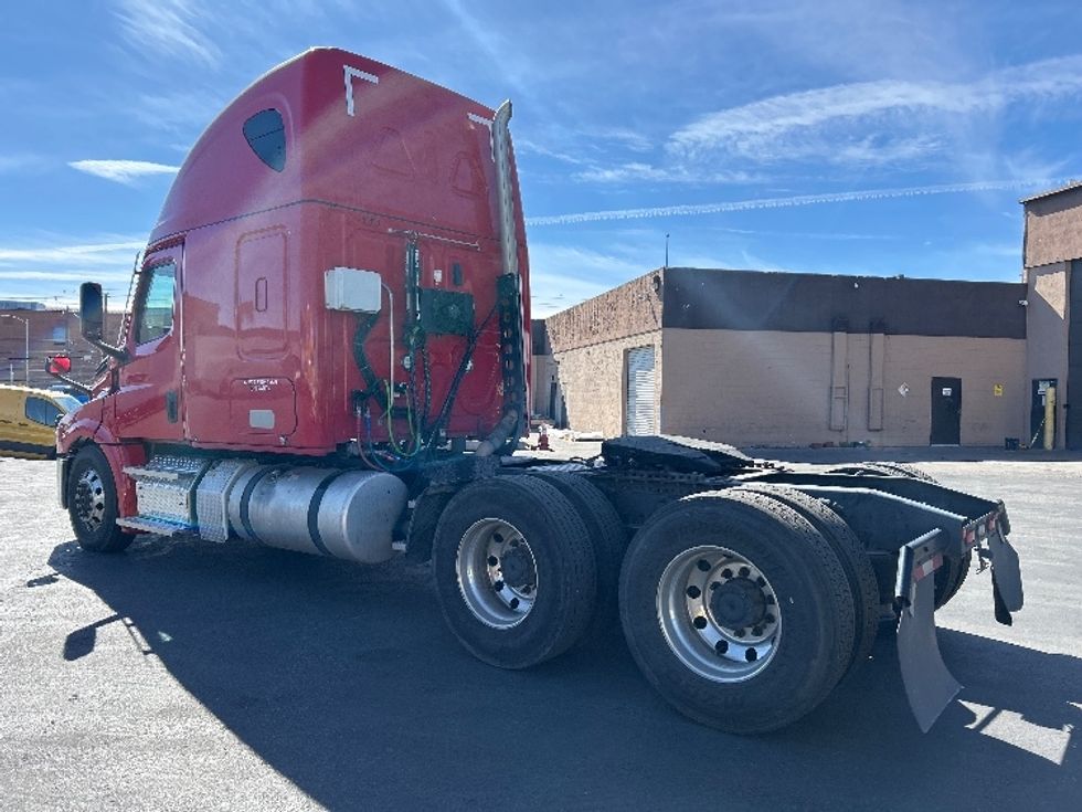Sleeper Tractor-Heavy Duty Tractors-Freightliner-2021-T12664ST-Las Vegas-NV-612,301\n\t\tmiles-$ 56,250 - Image 5