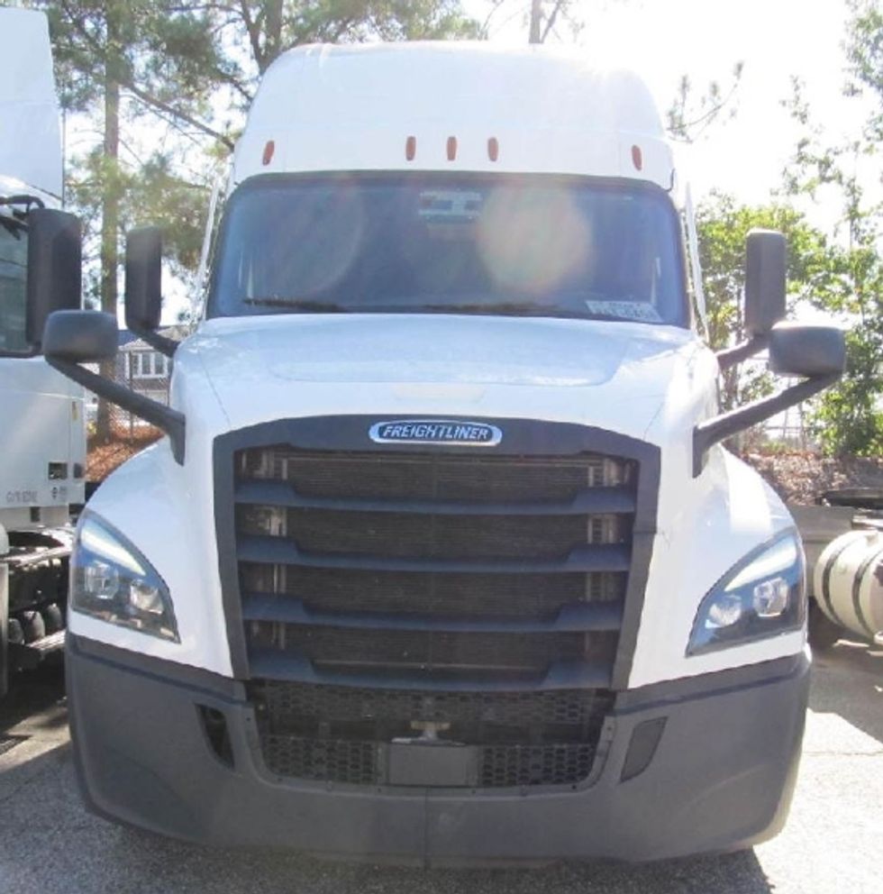 Sleeper Tractor-Heavy Duty Tractors-Freightliner-2021-T12664ST-Lexington-SC-387,074\n\t\tmiles-$ 72,750 - Image 1