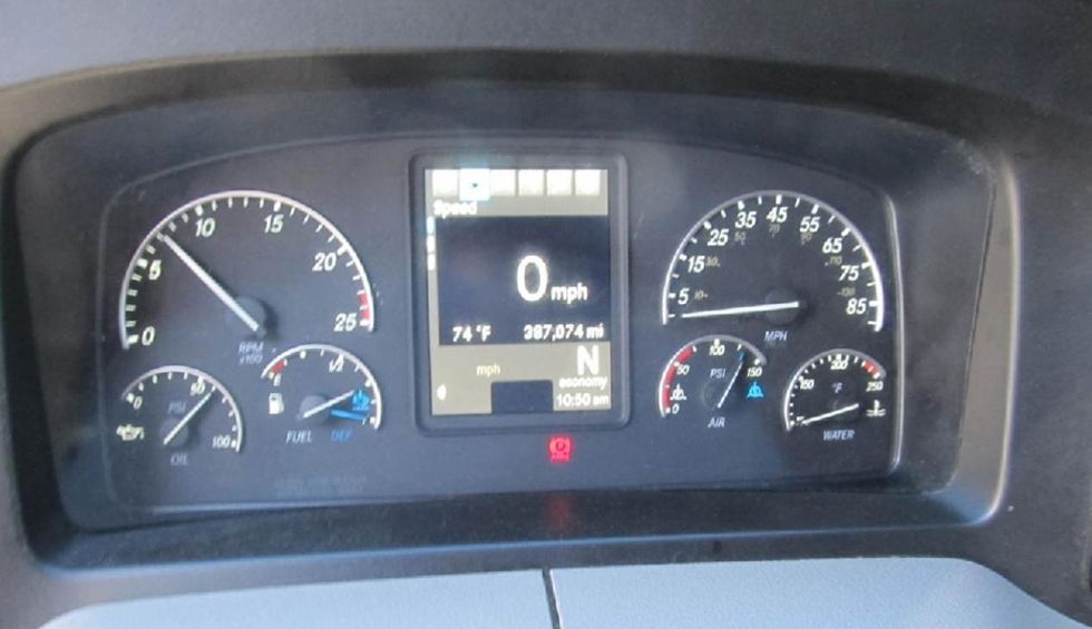 Sleeper Tractor-Heavy Duty Tractors-Freightliner-2021-T12664ST-Lexington-SC-387,074\n\t\tmiles-$ 72,750 - Image 10