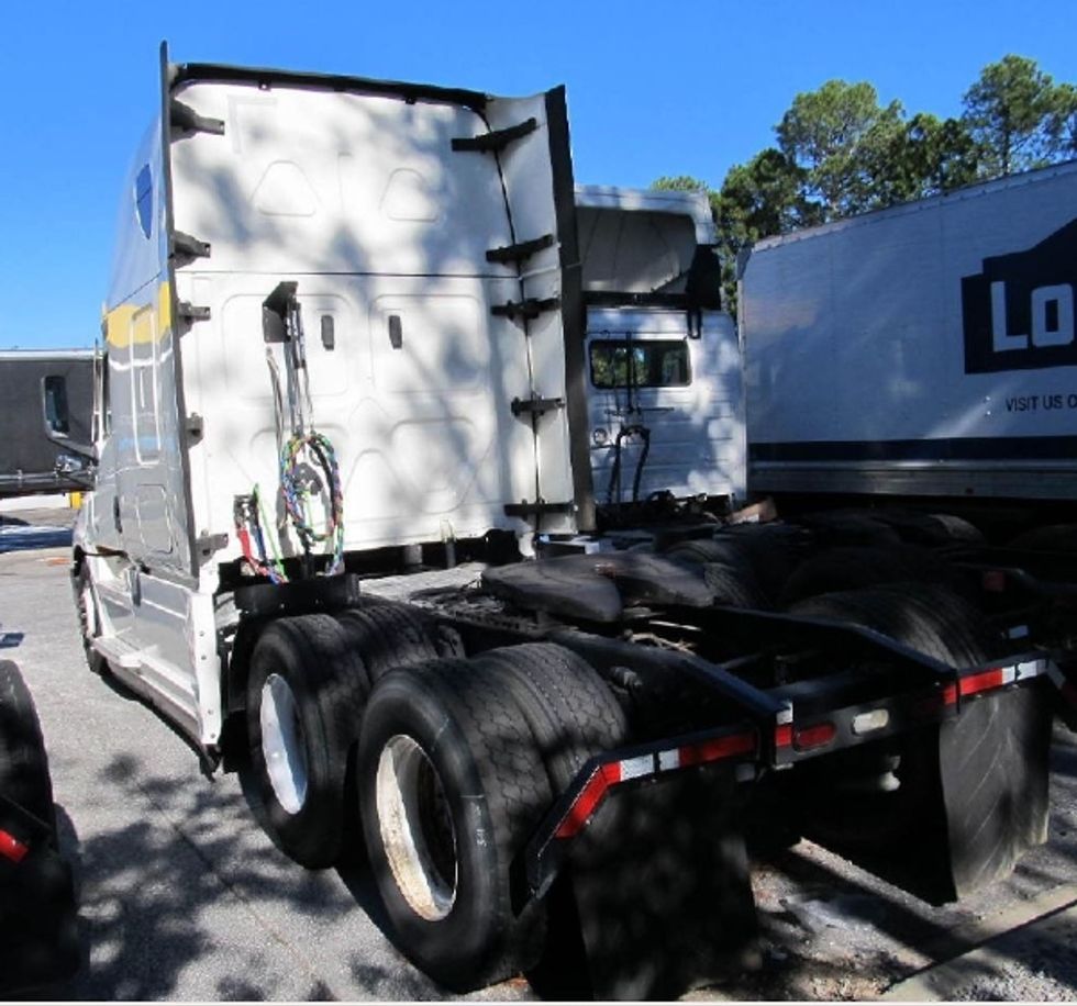 Sleeper Tractor-Heavy Duty Tractors-Freightliner-2021-T12664ST-Lexington-SC-387,074\n\t\tmiles-$ 72,750 - Image 3