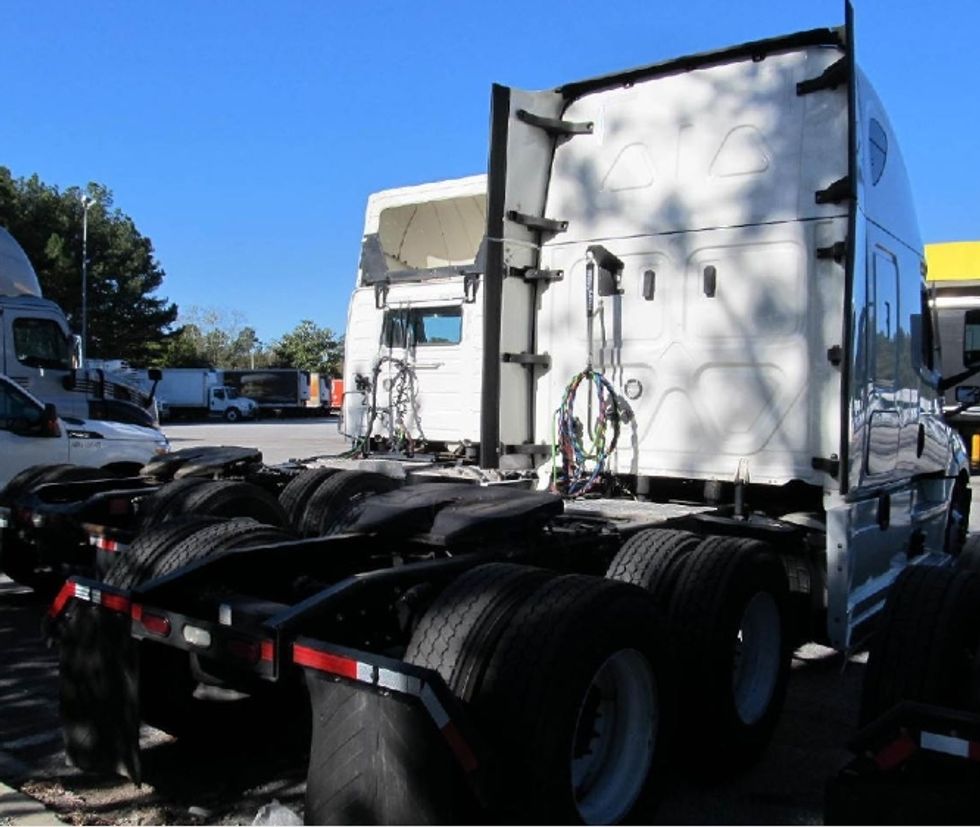 Sleeper Tractor-Heavy Duty Tractors-Freightliner-2021-T12664ST-Lexington-SC-387,074\n\t\tmiles-$ 72,750 - Image 4