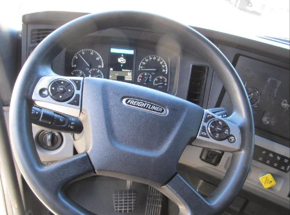 Sleeper Tractor-Heavy Duty Tractors-Freightliner-2021-T12664ST-Lexington-SC-387,074\n\t\tmiles-$ 72,750 - Image 5