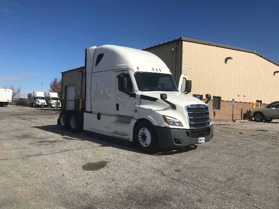Sleeper Tractor-Heavy Duty Tractors-Freightliner-2021-T12664ST-Lincoln-NE-529,818\n\t\tmiles-$ 59,750 - Image 1