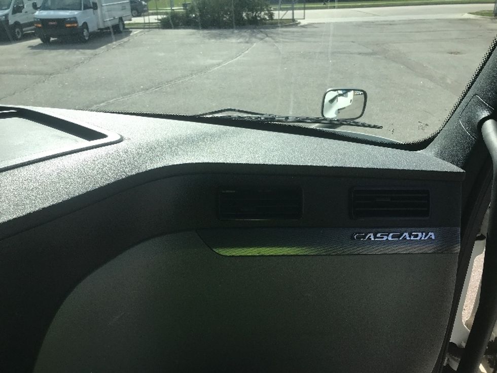 Sleeper Tractor-Heavy Duty Tractors-Freightliner-2021-T12664ST-Lincoln-NE-529,818\n\t\tmiles-$ 59,750 - Image 14