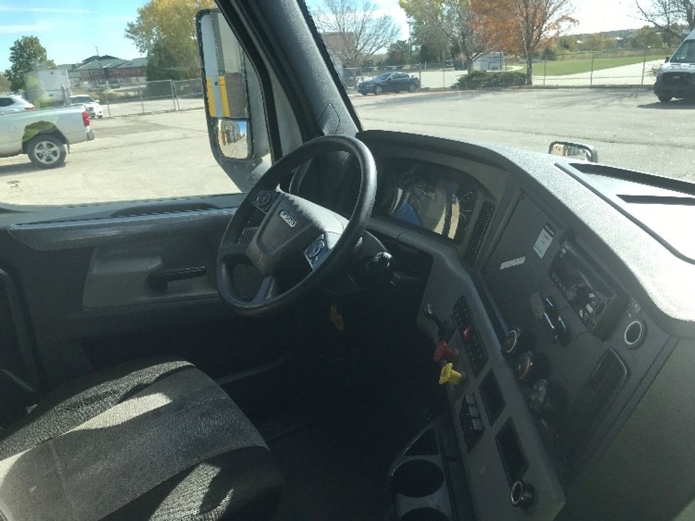 Sleeper Tractor-Heavy Duty Tractors-Freightliner-2021-T12664ST-Lincoln-NE-529,818\n\t\tmiles-$ 59,750 - Image 15