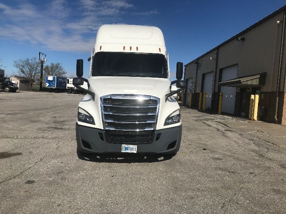 Sleeper Tractor-Heavy Duty Tractors-Freightliner-2021-T12664ST-Lincoln-NE-529,818\n\t\tmiles-$ 59,750 - Image 2