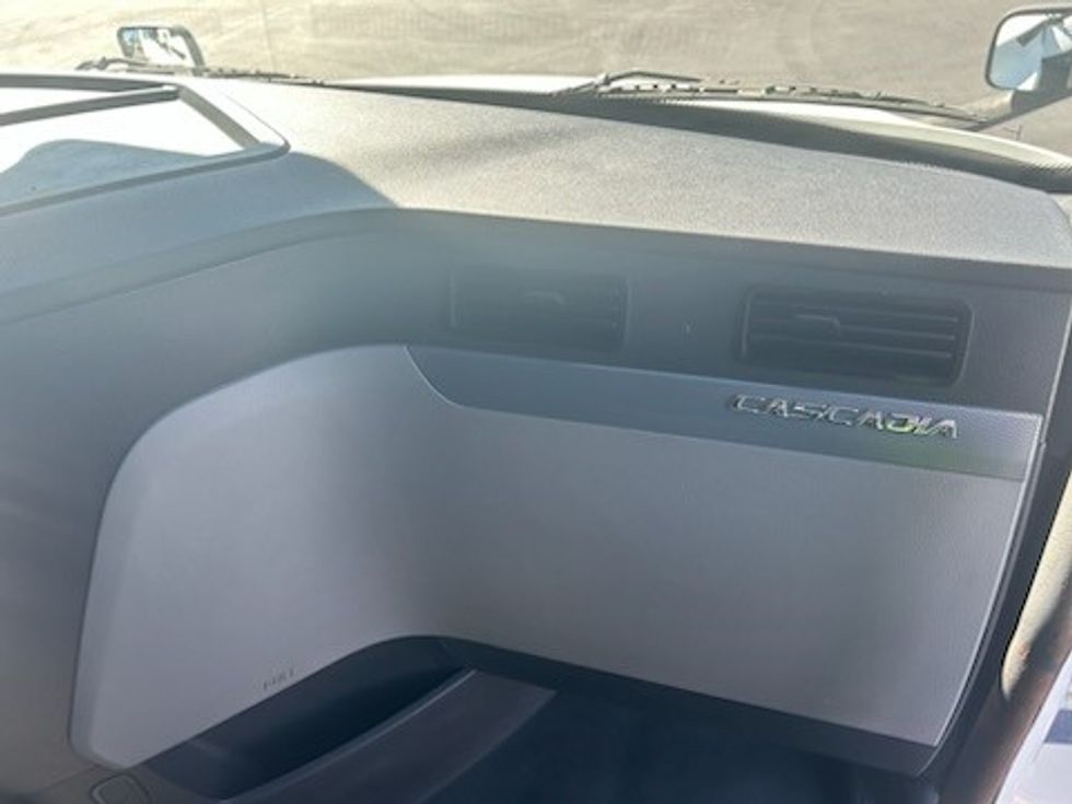 Sleeper Tractor-Heavy Duty Tractors-Freightliner-2021-T12664ST-Linden-NJ-499,100\n\t\tmiles-$ 63,000 - Image 14