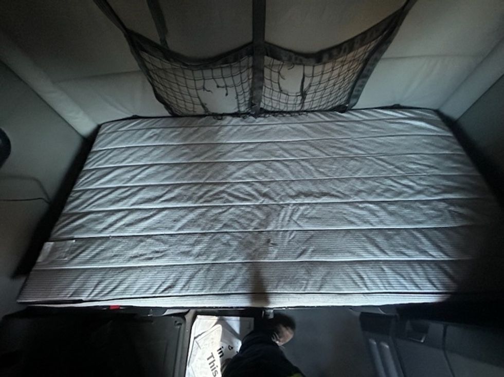 Sleeper Tractor-Heavy Duty Tractors-Freightliner-2021-T12664ST-Linden-NJ-499,100\n\t\tmiles-$ 63,000 - Image 17