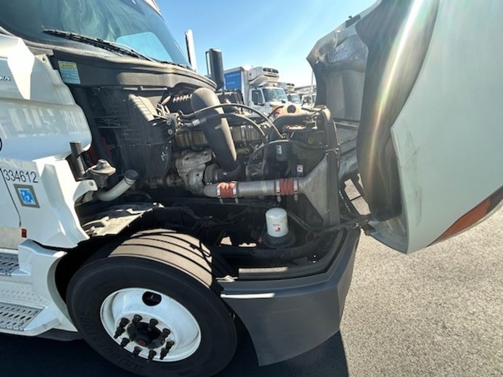 Sleeper Tractor-Heavy Duty Tractors-Freightliner-2021-T12664ST-Linden-NJ-499,100\n\t\tmiles-$ 63,000 - Image 20