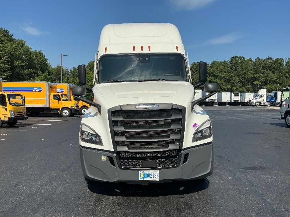 Sleeper Tractor-Heavy Duty Tractors-Freightliner-2021-T12664ST-Lithia Springs-GA-433,361\n\t\tmiles-$ 73,250 - Image 2