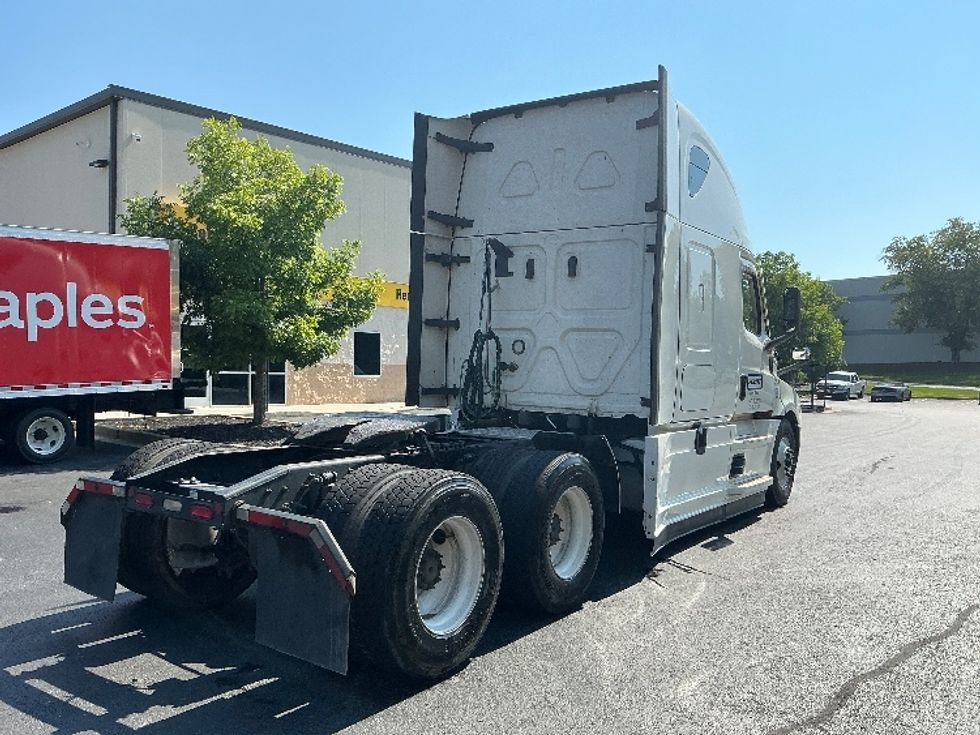 Sleeper Tractor-Heavy Duty Tractors-Freightliner-2021-T12664ST-Lithia Springs-GA-433,361\n\t\tmiles-$ 73,250 - Image 7