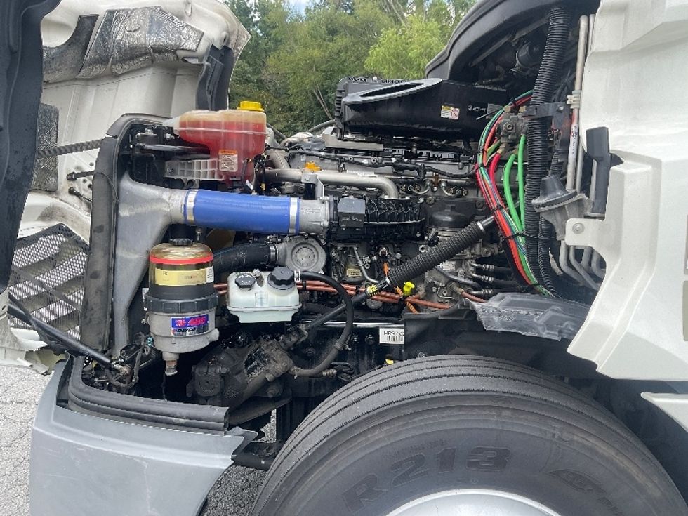 Sleeper Tractor-Heavy Duty Tractors-Freightliner-2021-T12664ST-Little Rock-AR-575,084\n\t\tmiles-$ 59,000 - Image 21