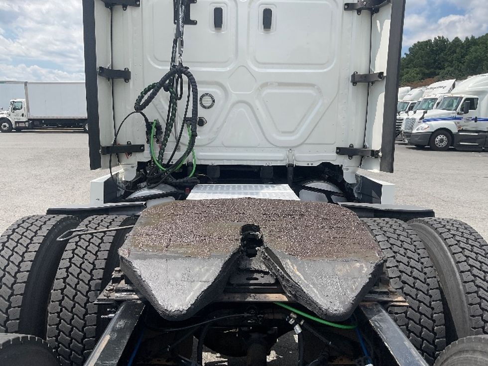 Sleeper Tractor-Heavy Duty Tractors-Freightliner-2021-T12664ST-Little Rock-AR-575,084\n\t\tmiles-$ 59,000 - Image 6