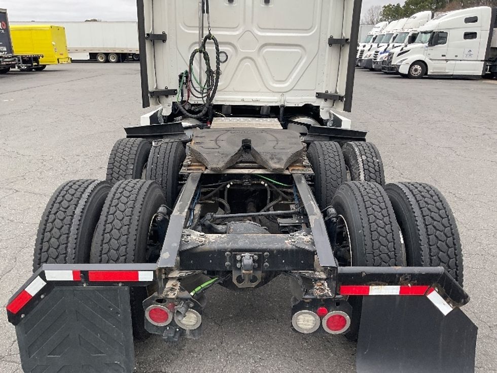 Sleeper Tractor-Heavy Duty Tractors-Freightliner-2021-T12664ST-Little Rock-AR-609,885\n\t\tmiles-$ 59,250 - Image 6