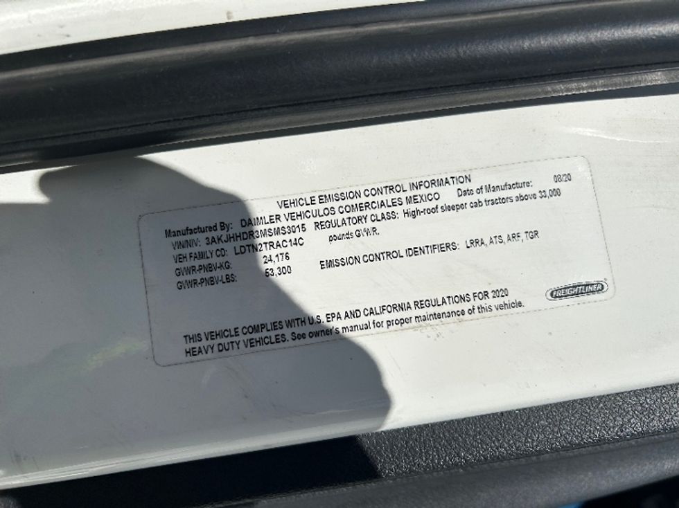 Sleeper Tractor-Heavy Duty Tractors-Freightliner-2021-T12664ST-Louisville-KY-481,461\n\t\tmiles-$ 63,750 - Image 22