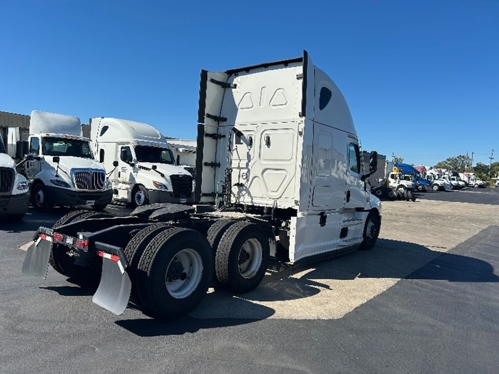 Sleeper Tractor-Heavy Duty Tractors-Freightliner-2021-T12664ST-Louisville-KY-481,461\n\t\tmiles-$ 63,750 - Image 7