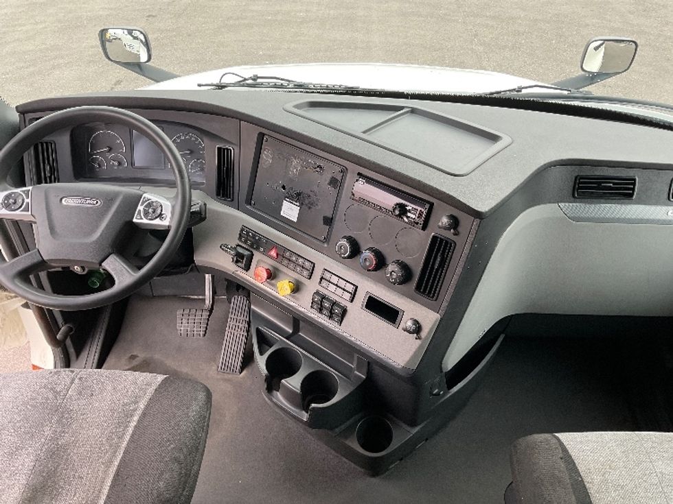 Sleeper Tractor-Heavy Duty Tractors-Freightliner-2021-T12664ST-Loveland-CO-614,790\n\t\tmiles-$ 47,750 - Image 12