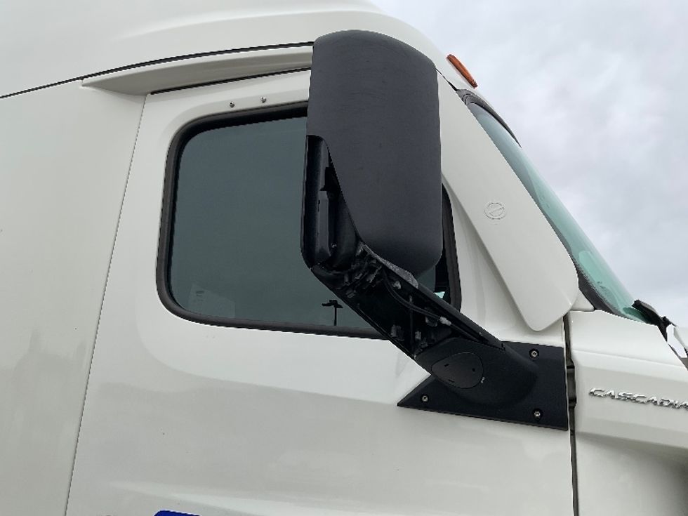 Sleeper Tractor-Heavy Duty Tractors-Freightliner-2021-T12664ST-Loveland-CO-614,790\n\t\tmiles-$ 47,750 - Image 23