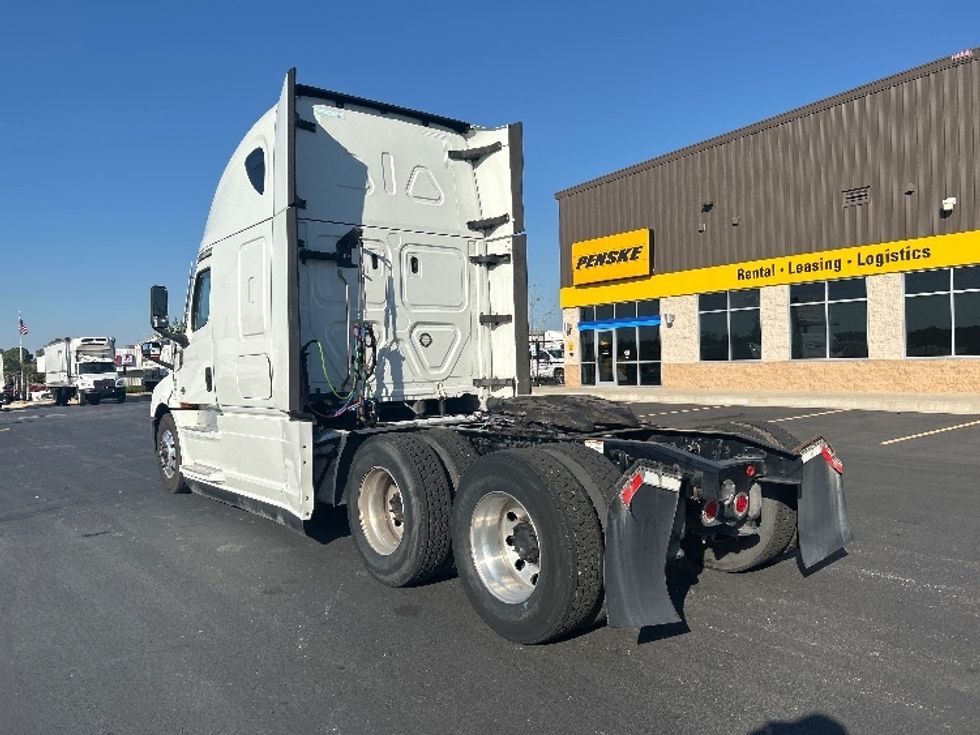 Sleeper Tractor-Heavy Duty Tractors-Freightliner-2021-T12664ST-Lowell-AR-485,488\n\t\tmiles-$ 79,000 - Image 5