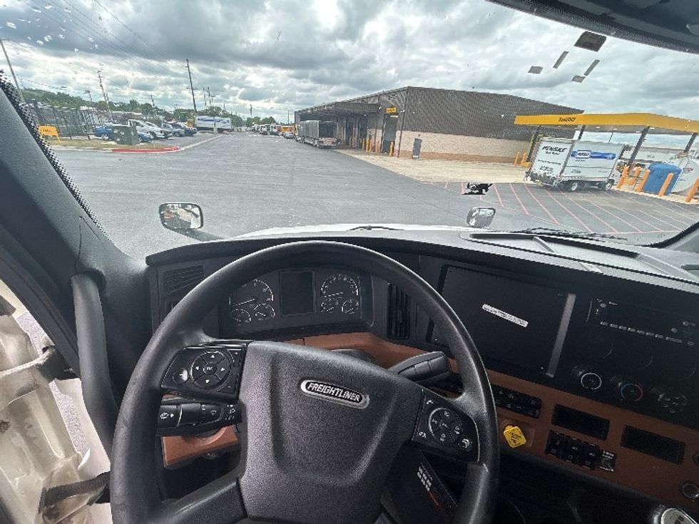 Sleeper Tractor-Heavy Duty Tractors-Freightliner-2021-T12664ST-Lowell-AR-507,521\n\t\tmiles-$ 56,750 - Image 11