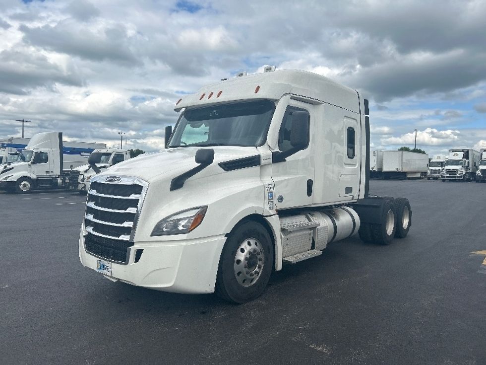 Sleeper Tractor-Heavy Duty Tractors-Freightliner-2021-T12664ST-Lowell-AR-507,521\n\t\tmiles-$ 56,750 - Image 3