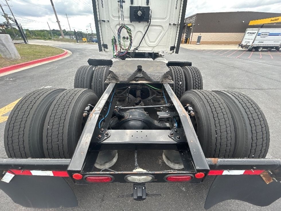 Sleeper Tractor-Heavy Duty Tractors-Freightliner-2021-T12664ST-Lowell-AR-507,521\n\t\tmiles-$ 56,750 - Image 6