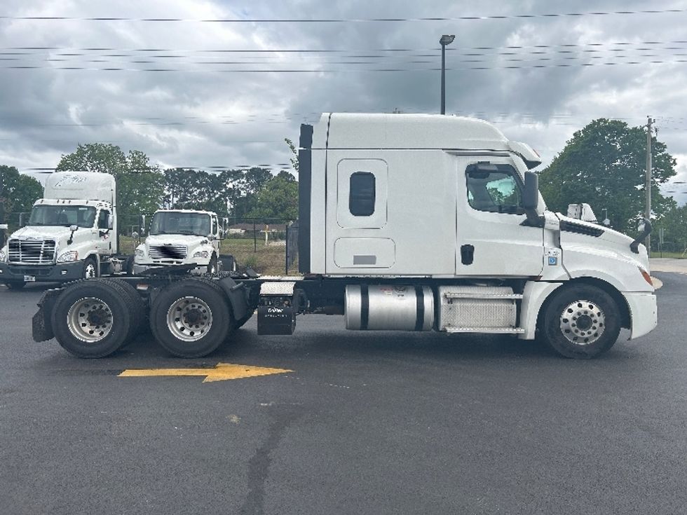 Sleeper Tractor-Heavy Duty Tractors-Freightliner-2021-T12664ST-Lowell-AR-507,521\n\t\tmiles-$ 56,750 - Image 8
