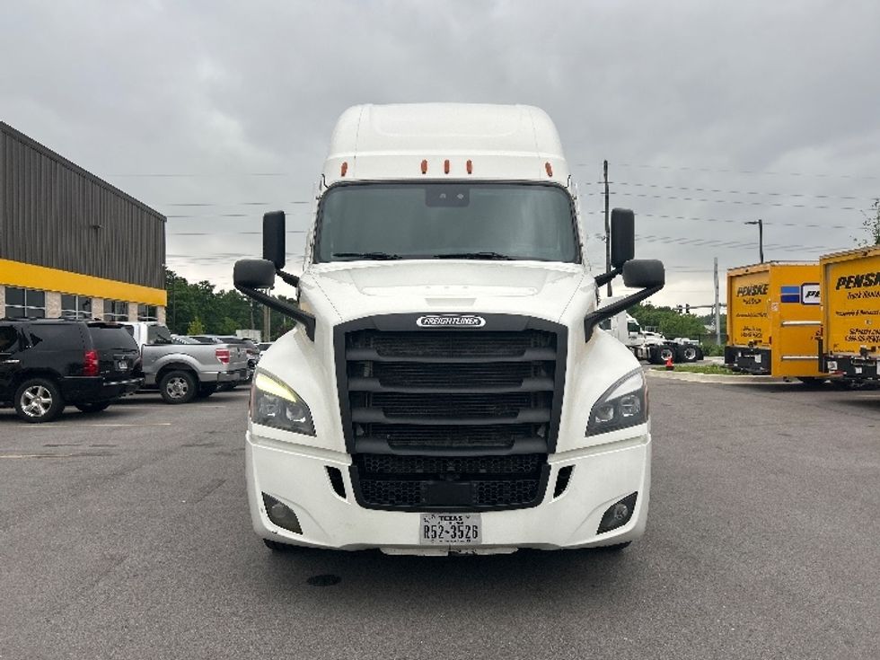Sleeper Tractor-Heavy Duty Tractors-Freightliner-2021-T12664ST-Lowell-AR-527,595\n\t\tmiles-$ 65,750 - Image 2