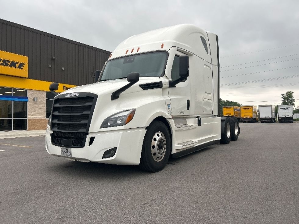 Sleeper Tractor-Heavy Duty Tractors-Freightliner-2021-T12664ST-Lowell-AR-527,595\n\t\tmiles-$ 65,750 - Image 3