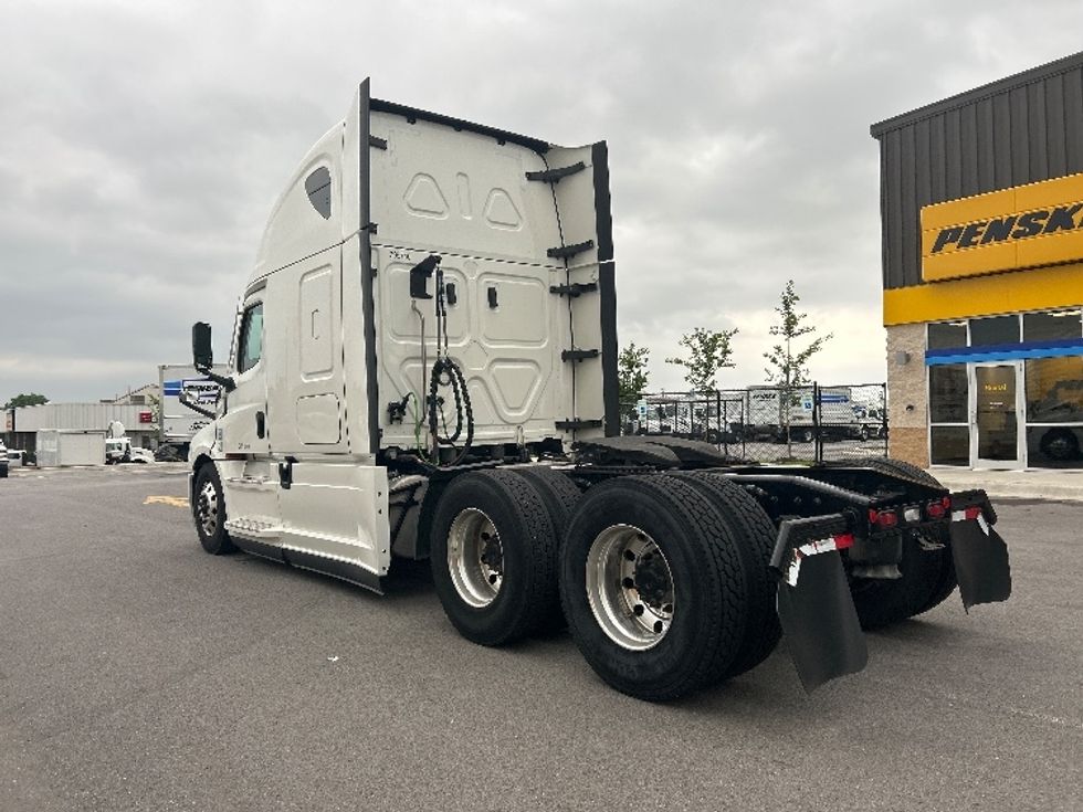 Sleeper Tractor-Heavy Duty Tractors-Freightliner-2021-T12664ST-Lowell-AR-527,595\n\t\tmiles-$ 65,750 - Image 5
