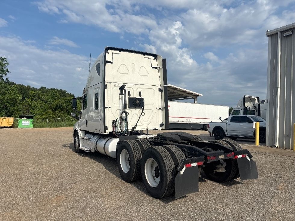 Sleeper Tractor-Heavy Duty Tractors-Freightliner-2021-T12664ST-Loxley-AL-692,979\n\t\tmiles-$ 16,250 - Image 5