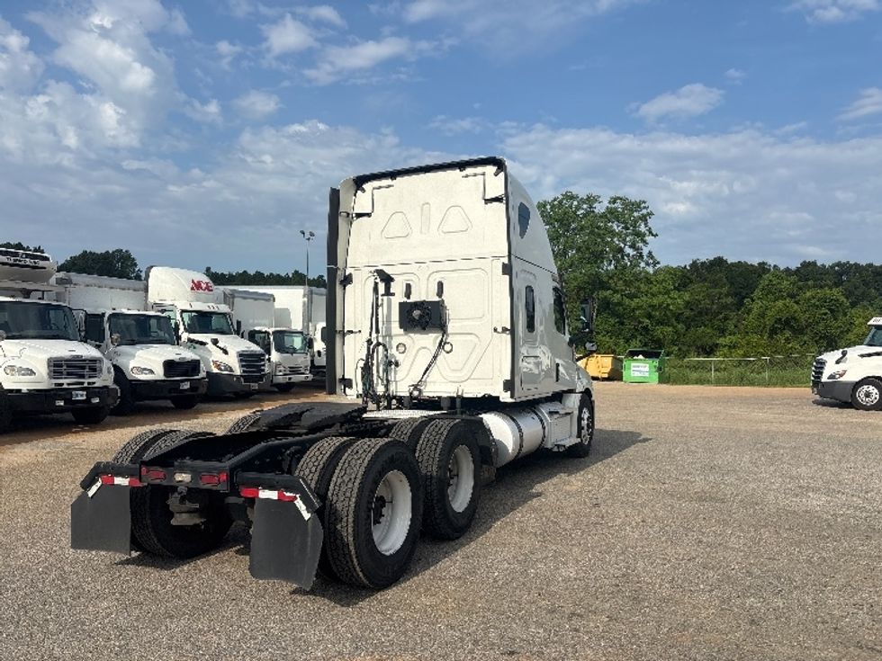 Sleeper Tractor-Heavy Duty Tractors-Freightliner-2021-T12664ST-Loxley-AL-692,979\n\t\tmiles-$ 16,250 - Image 7