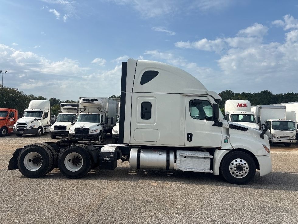 Sleeper Tractor-Heavy Duty Tractors-Freightliner-2021-T12664ST-Loxley-AL-692,979\n\t\tmiles-$ 16,250 - Image 8