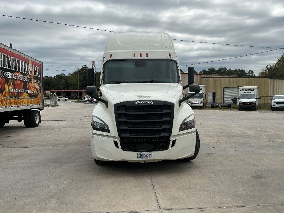 Sleeper Tractor-Heavy Duty Tractors-Freightliner-2021-T12664ST-Macon-GA-533,525\n\t\tmiles-$ 62,250 - Image 2