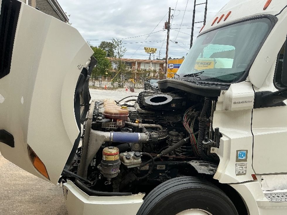 Sleeper Tractor-Heavy Duty Tractors-Freightliner-2021-T12664ST-Macon-GA-533,525\n\t\tmiles-$ 62,250 - Image 21