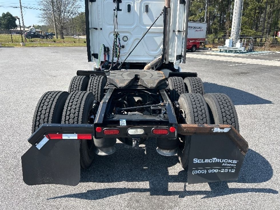Sleeper Tractor-Heavy Duty Tractors-Freightliner-2021-T12664ST-Macon-GA-711,578\n\t\tmiles-$ 40,250 - Image 6