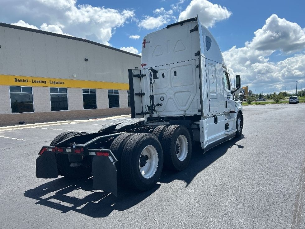 Sleeper Tractor-Heavy Duty Tractors-Freightliner-2021-T12664ST-Madison-AL-545,666\n\t\tmiles-$ 65,750 - Image 7
