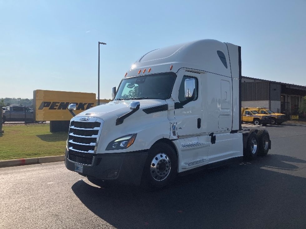 Sleeper Tractor-Heavy Duty Tractors-Freightliner-2021-T12664ST-Madison-AL-546,840\n\t\tmiles-$ 64,500 - Image 3