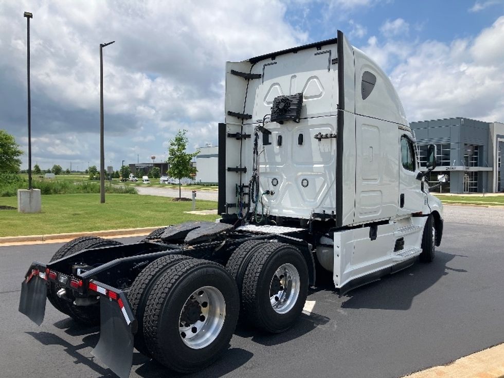 Sleeper Tractor-Heavy Duty Tractors-Freightliner-2021-T12664ST-Madison-AL-576,000\n\t\tmiles-$ 62,500 - Image 7