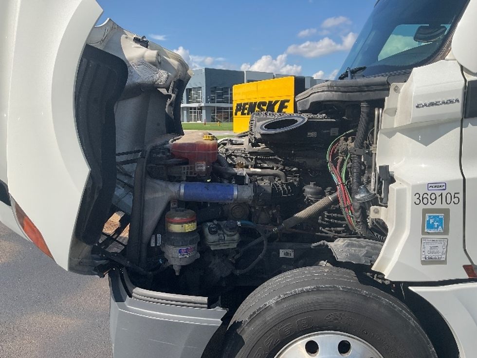 Sleeper Tractor-Heavy Duty Tractors-Freightliner-2021-T12664ST-Madison-AL-588,000\n\t\tmiles-$ 62,250 - Image 20