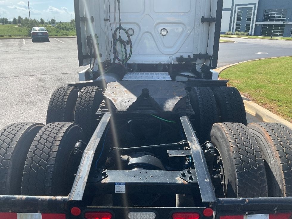 Sleeper Tractor-Heavy Duty Tractors-Freightliner-2021-T12664ST-Madison-AL-588,000\n\t\tmiles-$ 62,250 - Image 6